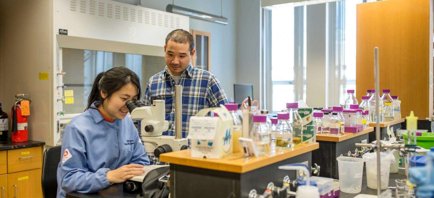 Jie Cheng ‘16 with Assistant Professor Yan Kung in a science lab